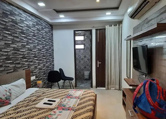 Shri Home Stay